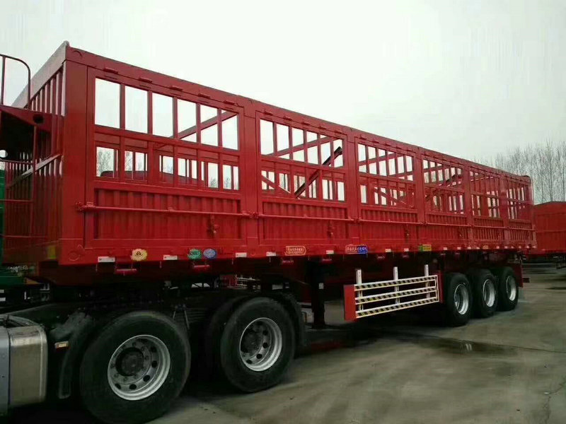 倉(cāng)柵式半掛車